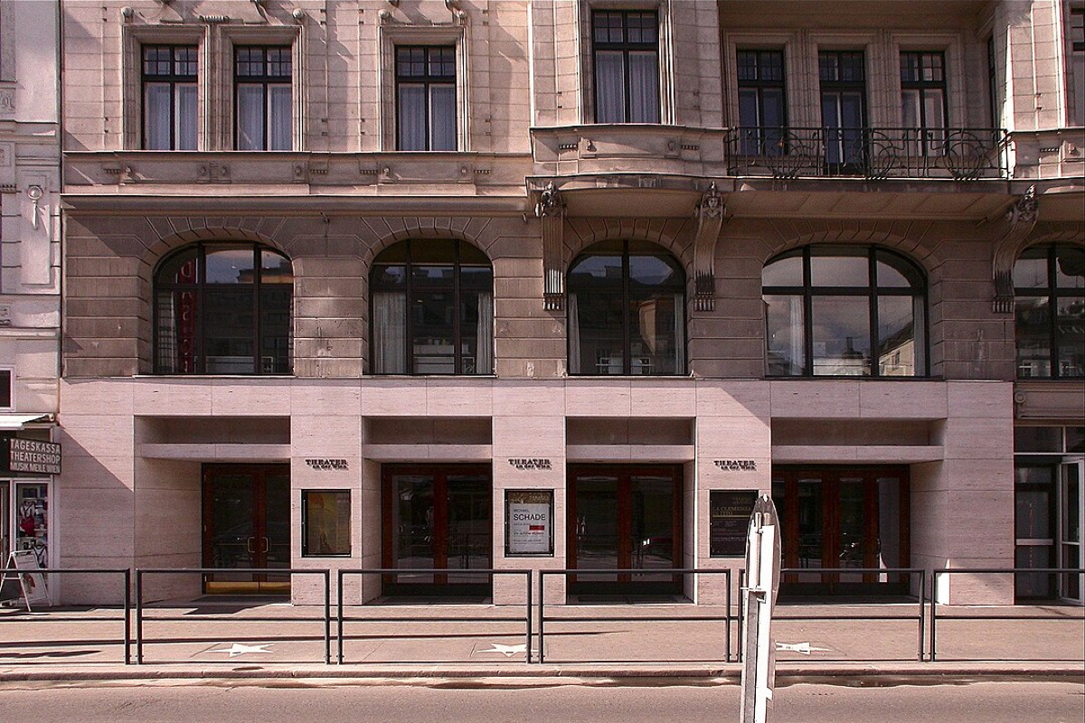 Theater an der Wien in 2006. Photo by Clemens PFEIFFER, CC BY 2.5, https://commons.wikimedia.org/w/index.php?curid=696870