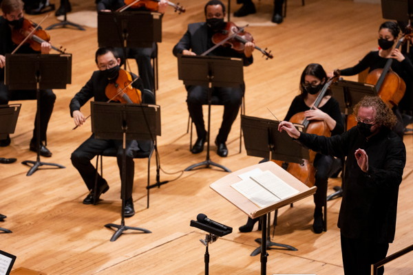 Stéphane Denève conducts the physically-distanced SLSO. Photo by Dilip Vishwanat