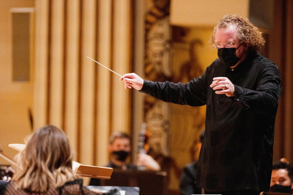 Stéphane Denève conducts the physically-distanced SLSO. Photo by Dilip Vishwanat