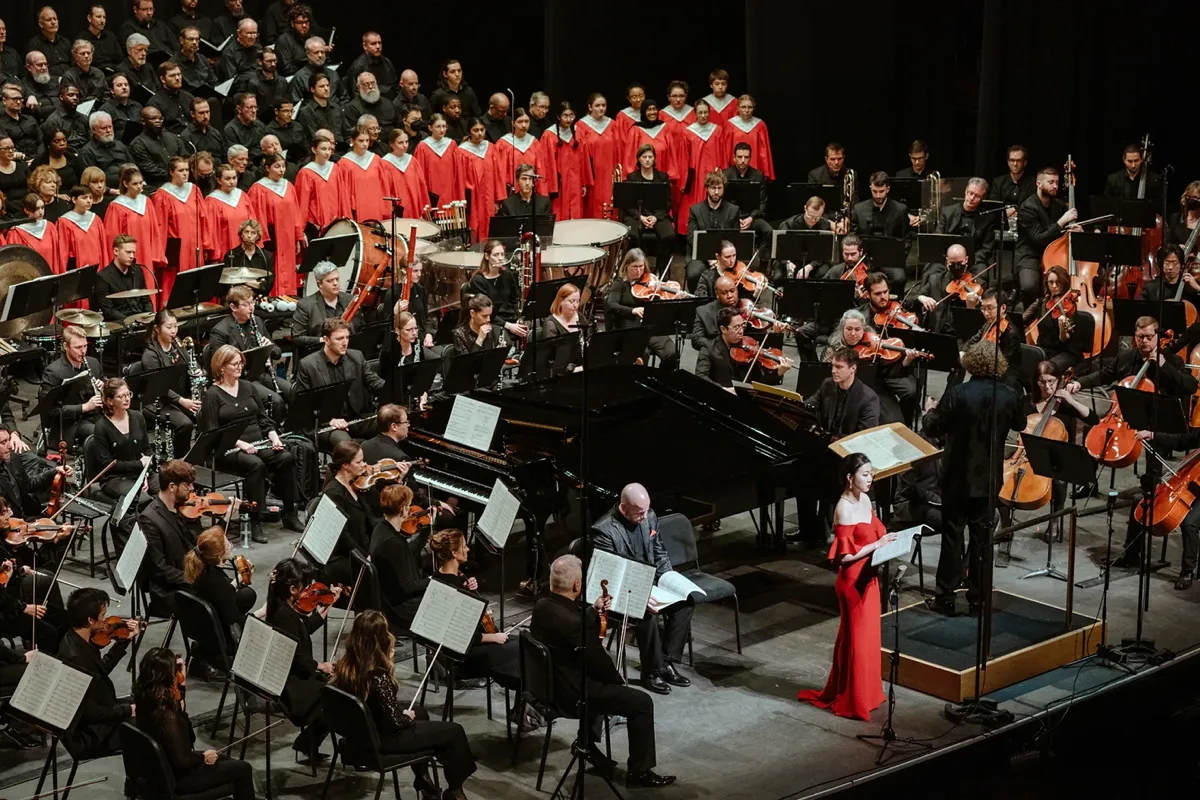 Stéphane Denève conducts the St. Louis Symphony Orchestra and Chorus in Carmina Burana. Photo by Virginia Harold, courtesy of the SLSO