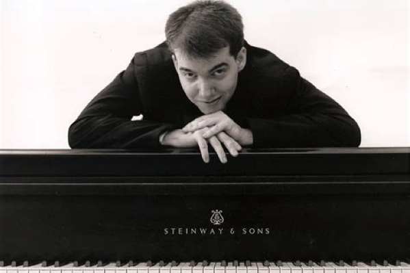 Pianist Timothy Jansen