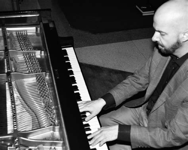 Pianist Timothy Jansen